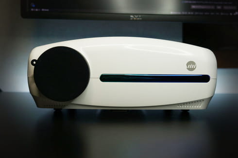 高画質なプロジェクターVIVIMAGE EXPLORE3のレビュー！