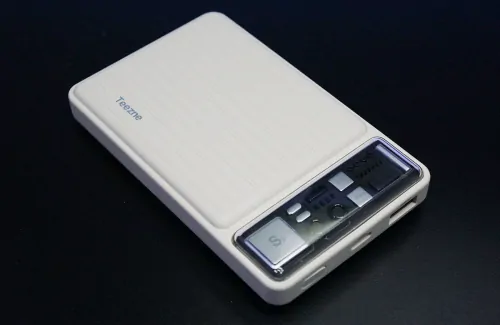超小型モバイルバッテリーTeezne Power Bankのレビュー！22.5W