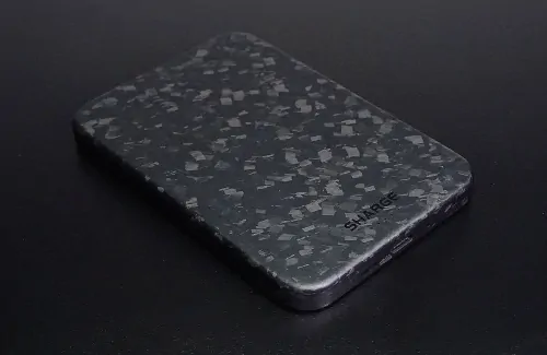 超薄型8.8mmのMagsafeバッテリー！SHARGE CarbonMag Power Bankのレビュー！