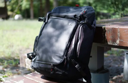 多機能バックパックInateck Lightourのレビュー！ノートPCやガジェット類も安全に収納！