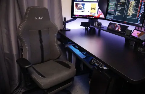 あぐら対応53cmワイド座面オフィスチェア「Boulies Master Neo」でデスク環境を快適に！