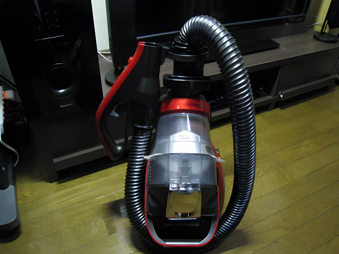 日立掃除機 サイクロン式クリーナー HITACHI CV-SU7000 日立、操作性を向上させたサイクロン式クリーナー - 価格.com