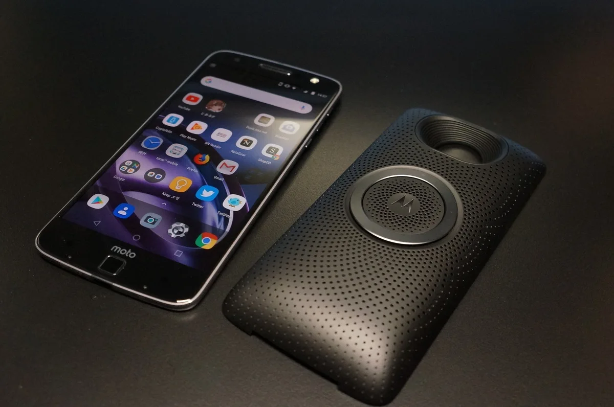 モトローラ　moto mods　スピーカー 日本未発売のモトローラのMoto Modsスピーカーを買ったみた