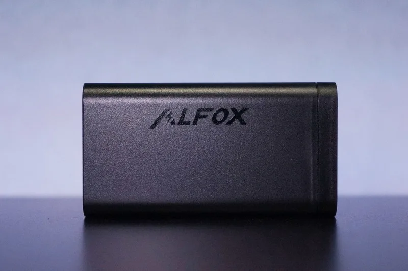 ALFOX 65W PD急速充電器 PC001のレビュー！ノートパソコンを充電可能