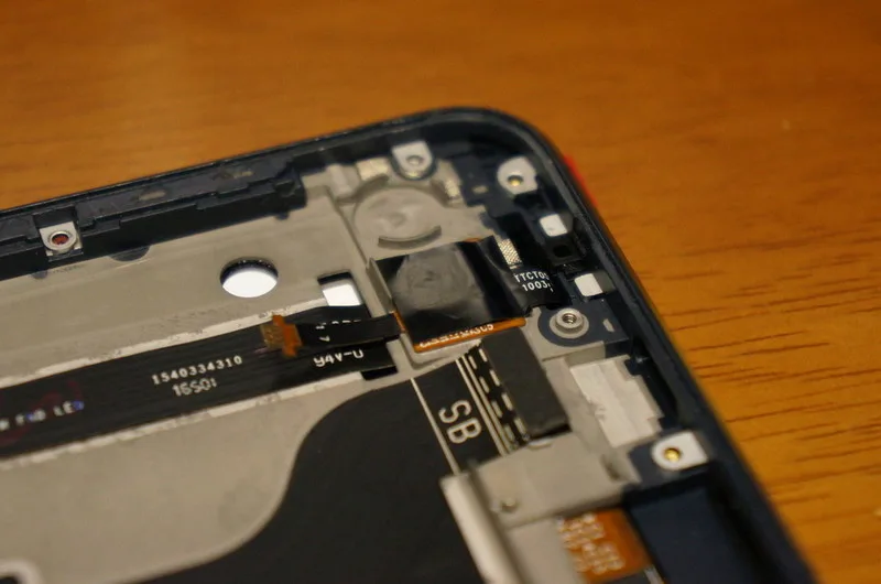 Zenfone3のガラスが割れたので自分でフロントパネルを交換した話