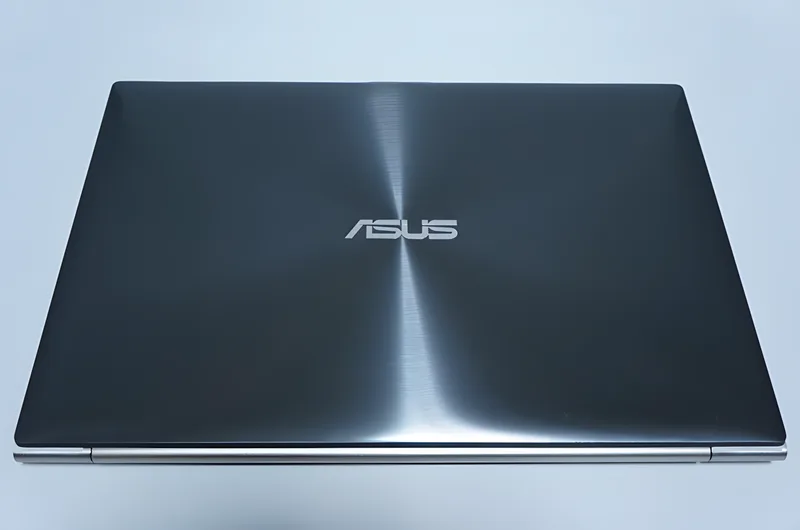 【動作品ですがストレージ無し】ASUS ZENBOOK UX31E sddefault.jpg