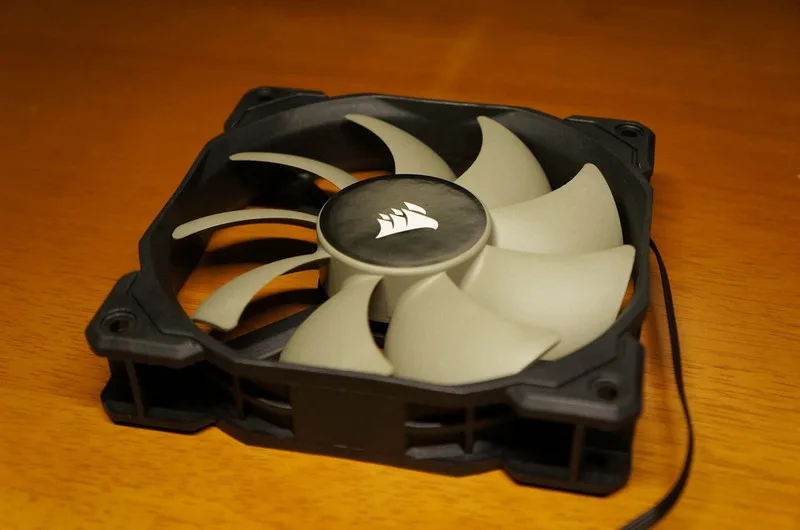 CORSAIR 簡易水冷CPUクーラーH60の新旧を比較してみました