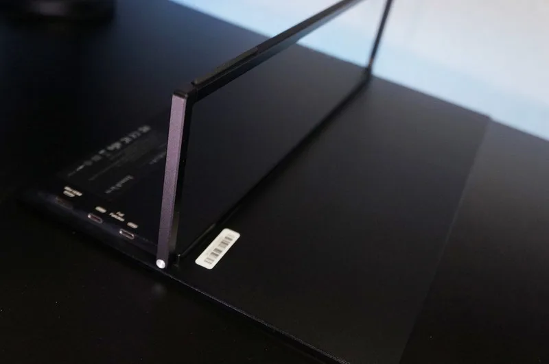 iPhoneが接続できるモバイルモニターInnoView INVPM001のレビュー