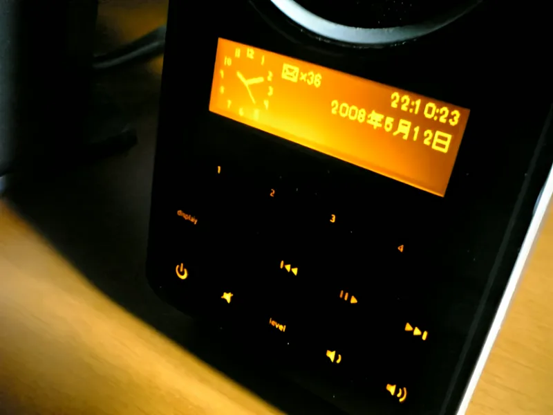 タッチパネル・ウーファー搭載 2.0chスピーカー Logicool Z-10 Logicoolのタッチパネル搭載 2.0chスピーカー「Z-10」を買って